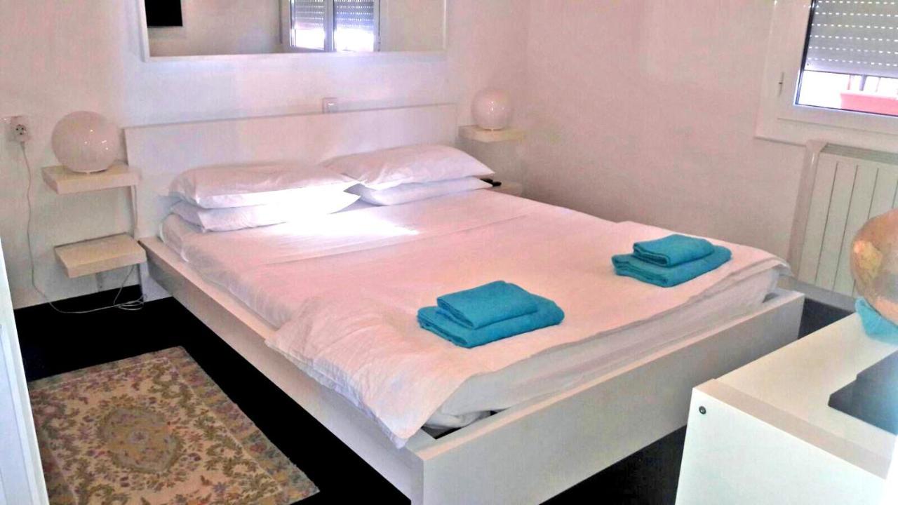 Amazing Seaview Apartment With Terrace & Parking - Casa Artevida روساس المظهر الخارجي الصورة